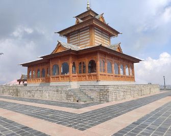 Stunning Views, Jujurana Homestay Shoghi - 3 Private Apartments Near Simla - Shimla