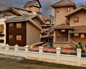 La Sunila Suites - Arpora - Building