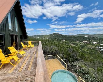 Design-forward Frio cabin with epic views & pool - Concan - Balcony