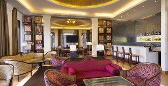 Ramada by Wyndham Udaipur Resort and Spa - Udaipur - Lounge