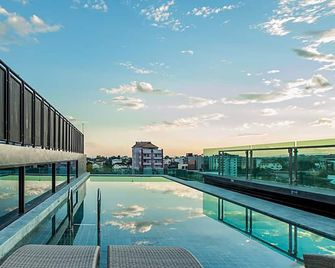 Art Mai Gallery Nimman Hotel Chiang Mai - צ'אנג מאי - בריכה