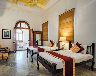 Neemrana's - Baradari Palace - Patiala - Habitación