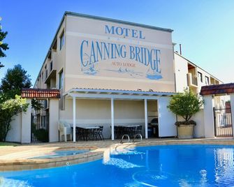 كانينغ بريدج أوتو لودج - برث - مبنى