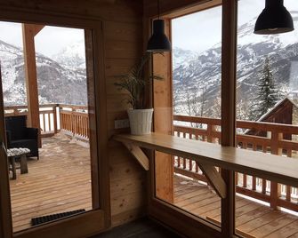 Luxury chalet (brand new) at Puy Saint Vincent 1400, nature, 250m to ski slopes - Puy-Saint-Vincent - Balcon