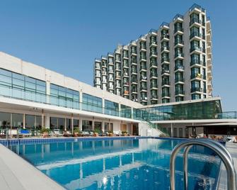 Club Esse Mediterraneo - Montesilvano - Gebäude