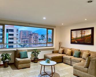 Departamento De Lujo, Cuenca, Adrianasho - Cuenca - Living room