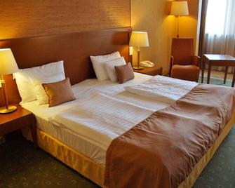 Hotel und Restaurant Post Prienbach - Simbach am Inn - Camera da letto