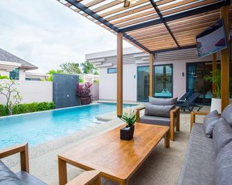 Gold Chariot Pool Villa - Phuket City - Pool