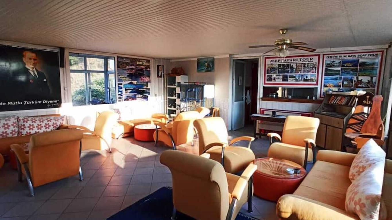 أيديل بانسيون