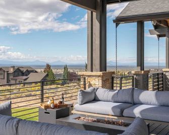 Pioneer by Avantstay Magnificent Home Located In The Brasada Ranch Community! - Powell Butte - Balcony