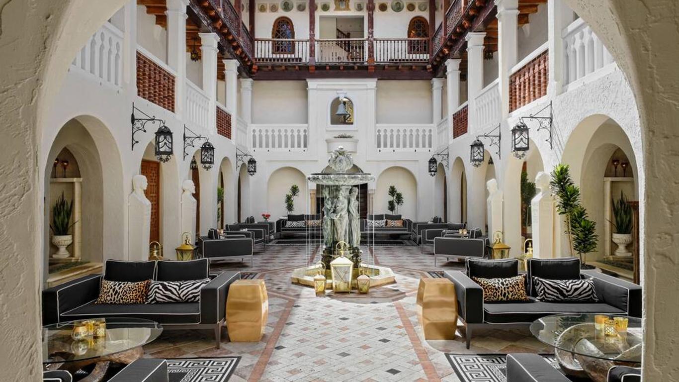 The Villa Casa Casuarina
