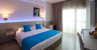 Les Palmiers Beach Hotel - Larnaka - Yatak Odası