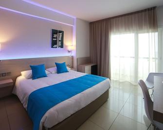 Les Palmiers Beach Hotel - Larnaca - Bedroom