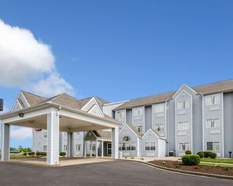 Econo Lodge Inn & Suites Evansville East - אבנסוויל - בניין
