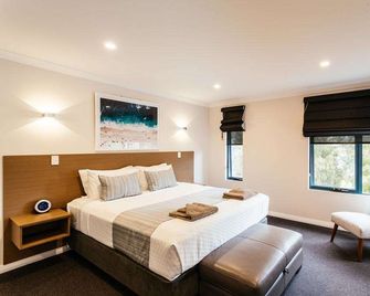 Dolphin Lodge - Albany - Bedroom