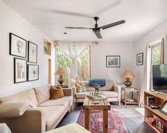 3/2 Mod Hideaway, Laid-Back Loft. Acl/ S Congress/ Downtown. Dog-Friendly - Austin - Sala de estar