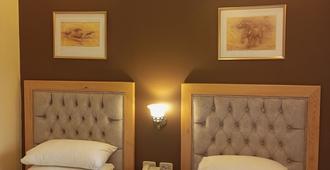 Mariam Hotel - Madaba - Bedroom