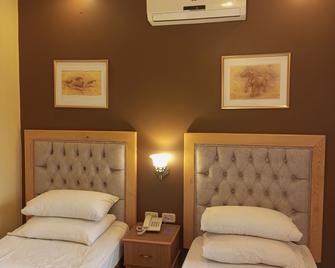 Mariam Hotel - Madaba - Bedroom