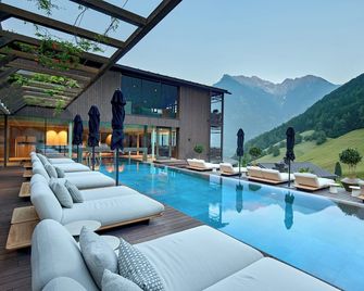 Amonti Chalets - Molini di Tures - Piscina