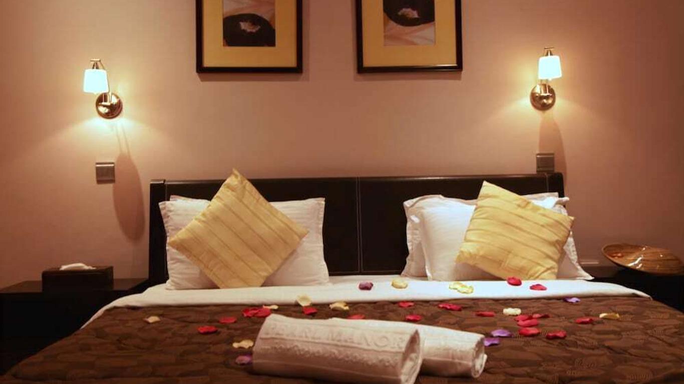 Thornberry Pearl Manor Suites