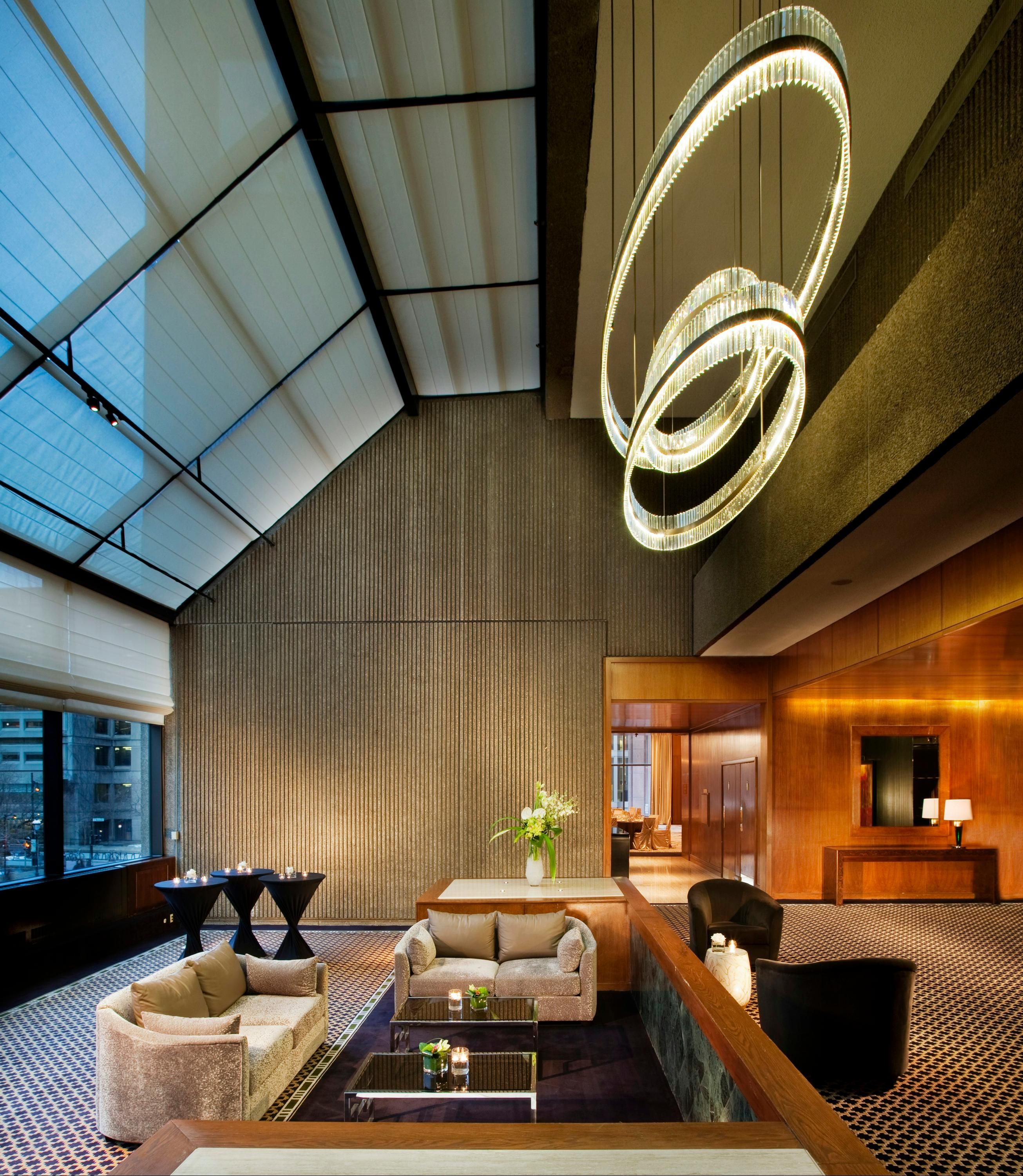 Omni Mont-Royal Hotel thumbnail 3