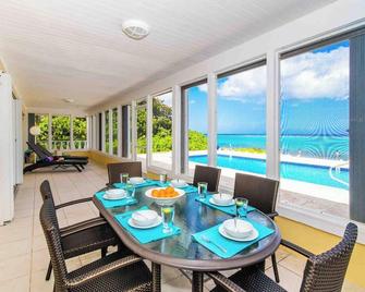 Thatch Hill - Renovated Beach House with Pool, Short Walk to the Rum Point Club - North Side