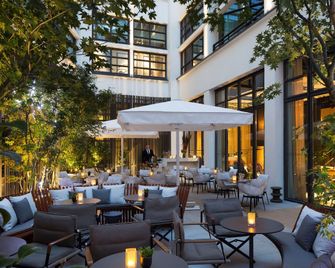 Le Cinq Codet - París - Patio