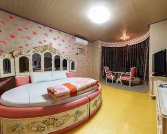 Carlsbed Motel - Sokcho - Slaapkamer