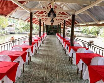 Jconfarm - Calamba - Restaurante