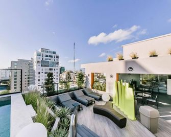 Fully Serviced Apartment at Regatta Living II - 905 - Santo Domingo - Balkong