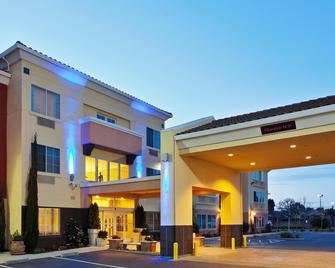 Holiday Inn Express & Suites Berkeley - Berkeley - Building