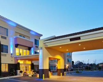 Holiday Inn Express & Suites Berkeley By IHG - Berkeley - Bâtiment