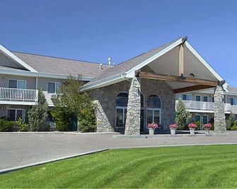 Jefferson Inn - Whitehall - Building