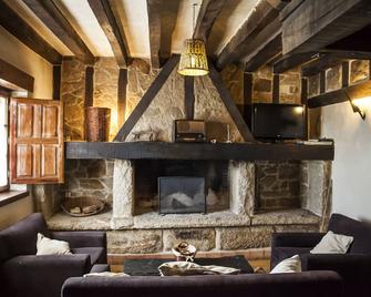 Self catering rural Pride for 14 people - Bermellar - Lounge