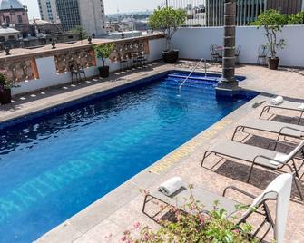 Hotel Santiago De Compostela - Guadalajara Centro Historico - Guadalajara - Piscina