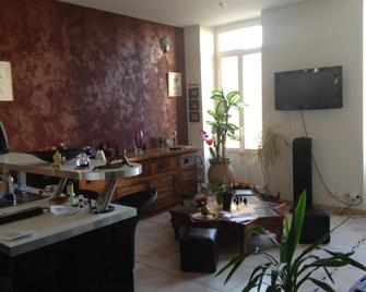 Coquet T3 à 500m de la mer - Marseille - Restaurant