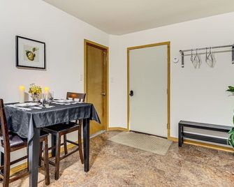 9 Acres, Pick Your Own Apples: Cabin in Arlington! - Arlington - Comedor