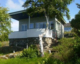 A summer cottage on the west coast of Gothenburg archipelago with private beach - Torslanda - Rakennus