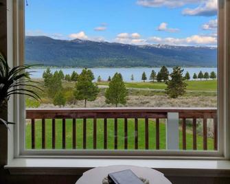 Cascade Getaway with Hot Tub, Overlooking Lake & Golf Course - Cascade - Balcón