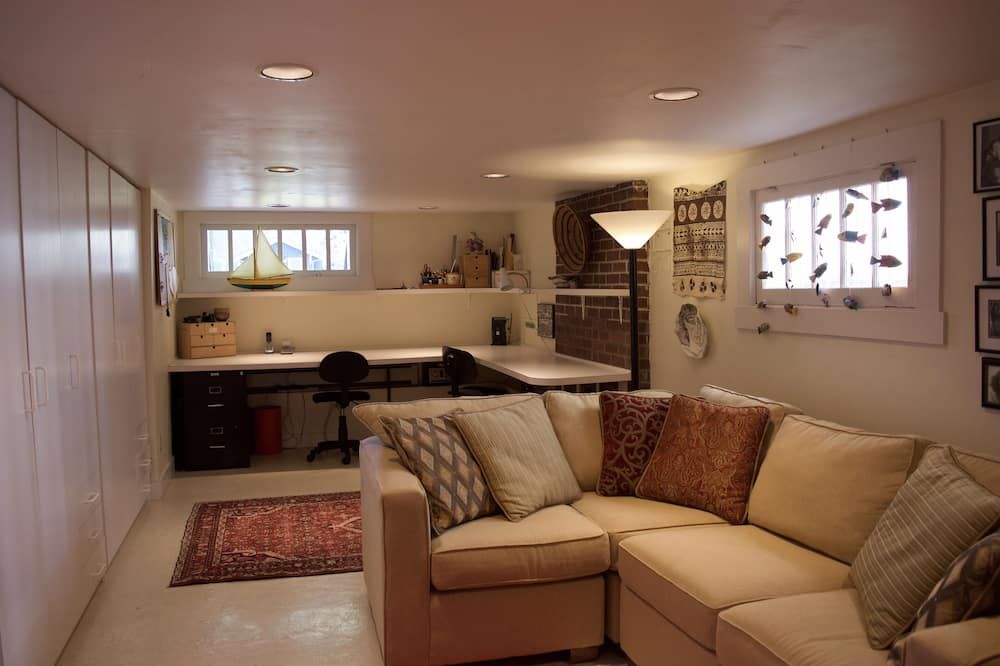 Charming & Cozy Character Home in Lovely Point Grey close to UBC and Downtown - ונקובר - סלון