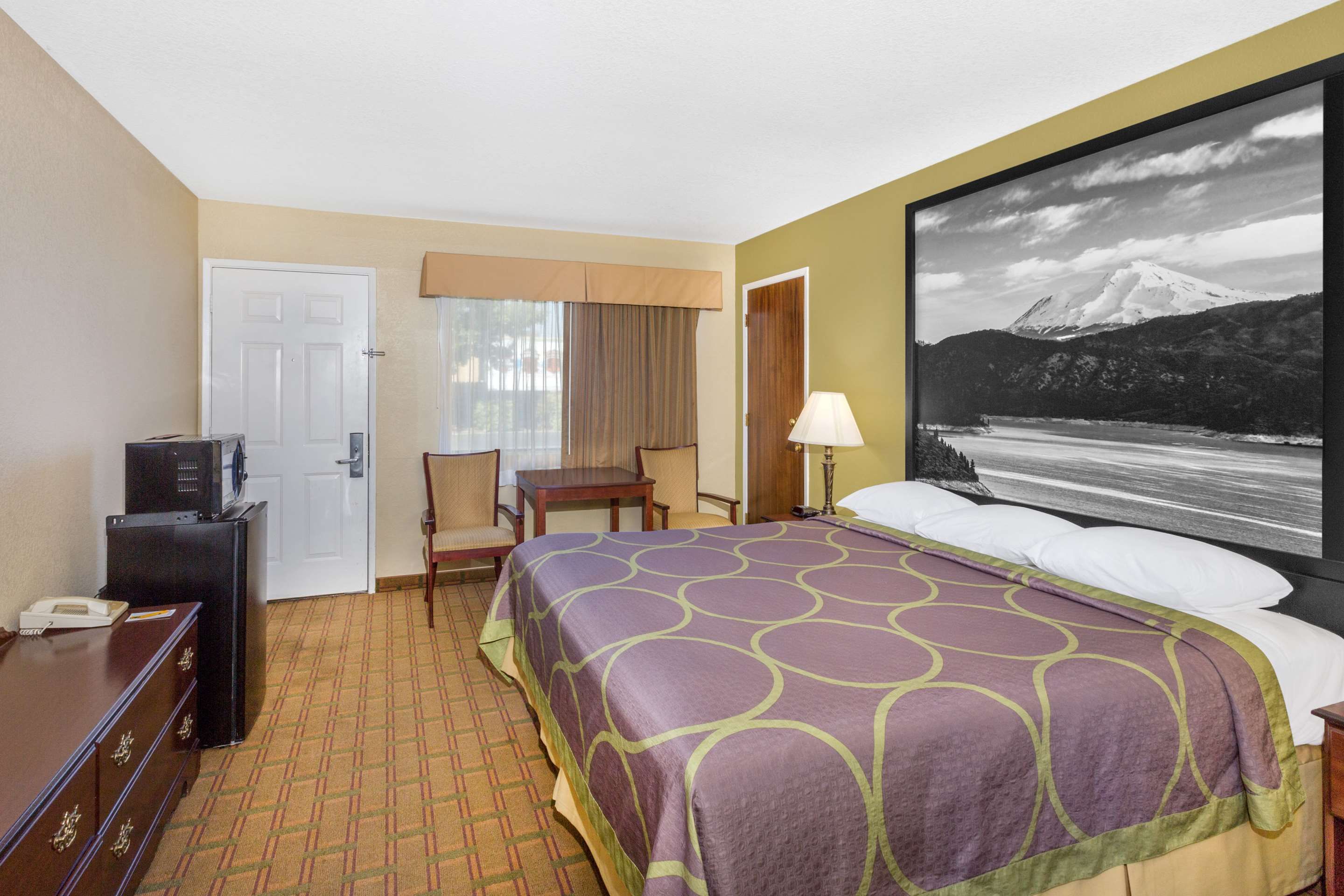 Super 8 by Wyndham Corning - Corning - Schlafzimmer