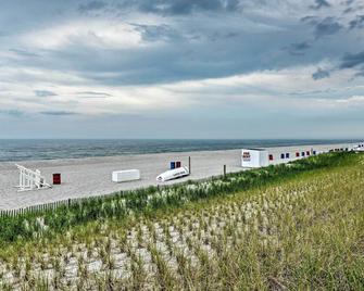 Seaside Heights Cottage Less Than 1 Mile to Beaches! - Seaside Heights - Beach