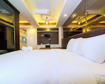 Spacious Studio Room at Green Pramuka Apartment By Travelio - Yakarta - Habitación