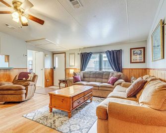 Pensacola Home w/ Private Dock - 7 Mi to Beaches - Pensacola - Living room