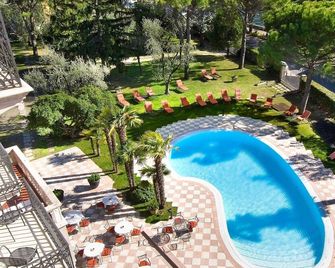Hotel Milano - Toscolano-Maderno - Piscine