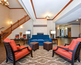 Comfort Inn & Suites Madison North - De Forest - Lobby