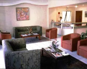Oft Plaza Oeste Hotel - Goiânia - Stue
