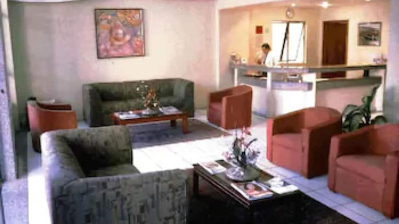 Oft Plaza Oeste Hotel