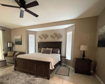 Spacious, fully furnished family friendly 3 bedroom home with private pool. - Lecanto - Habitación