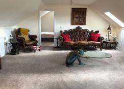 Entire cosy home from home country retreat - Holyhead - Living room